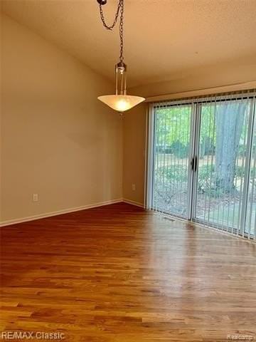 7663 Danbury Cir - Photo 6 of 30