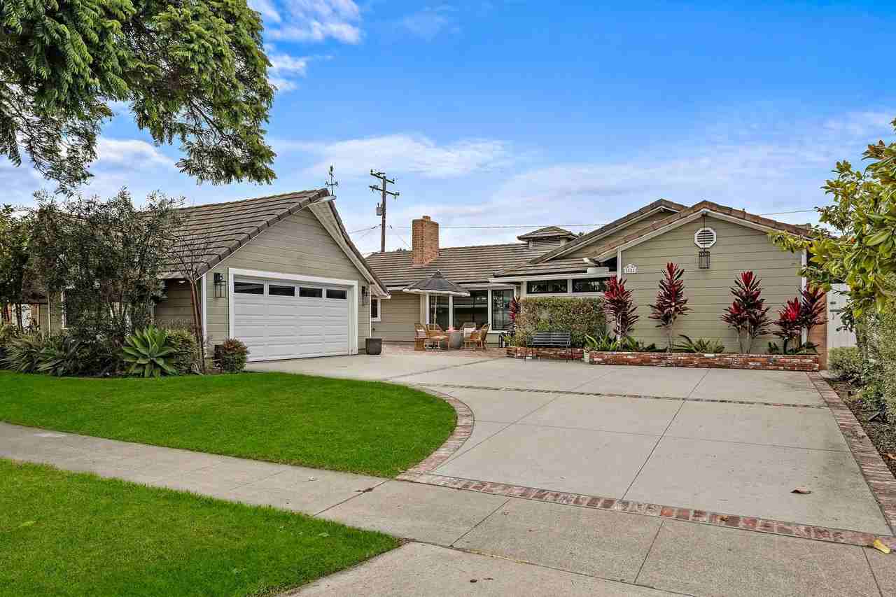 3082 Rowena Dr - Photo 2 of 35