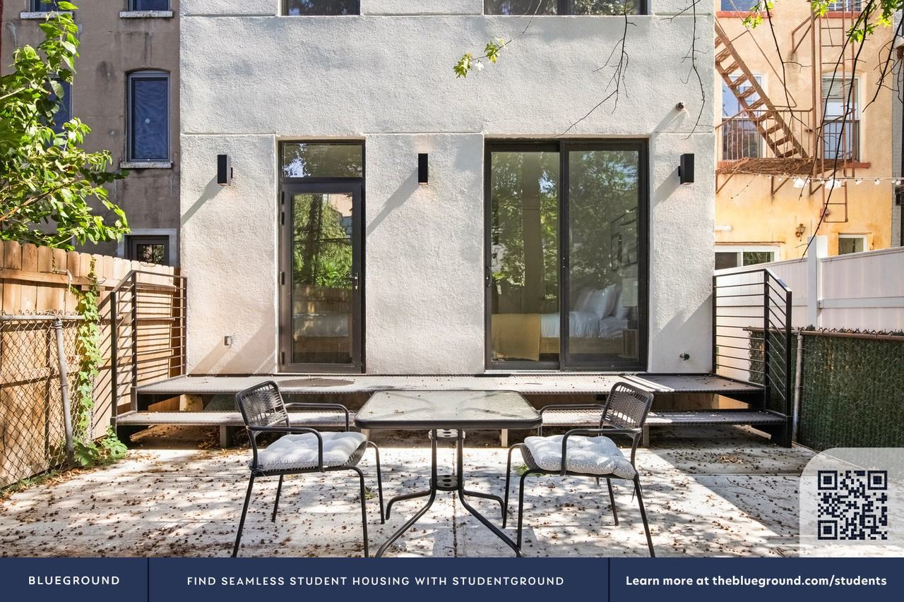 285 Kingsland Avenue - Photo 6 of 24