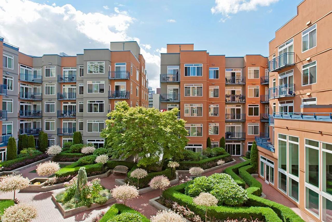 2415 2nd Ave #1313860P - Photo 4 of 33