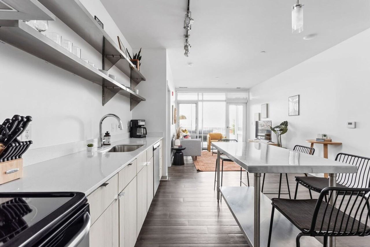 747 N College Ave #1378237P - Photo 7 of 27