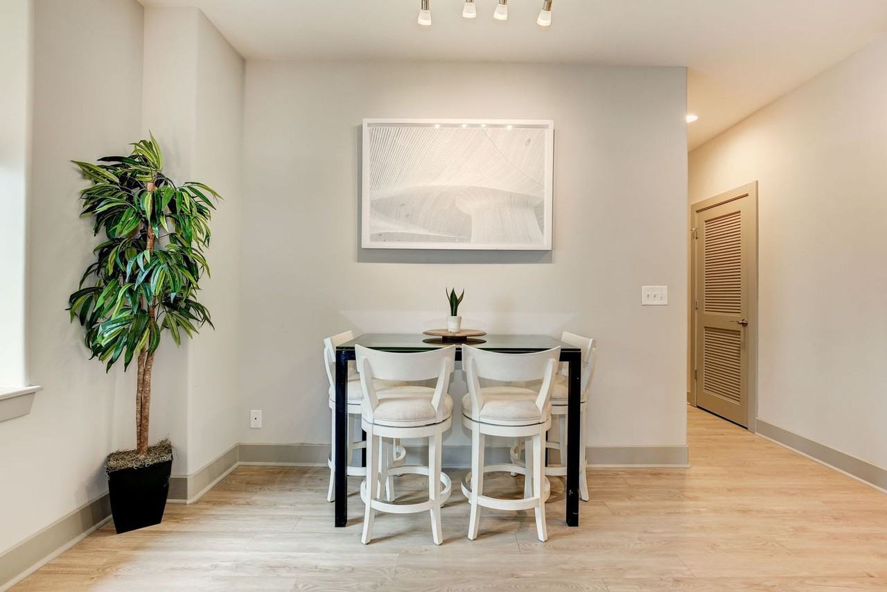 10 Light Street - Photo 7 of 50