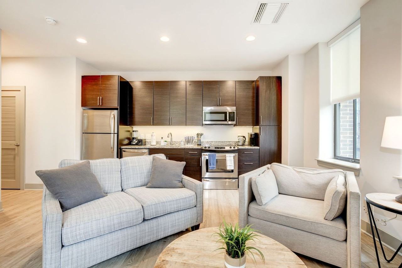 10 Light Street - Photo 3 of 50