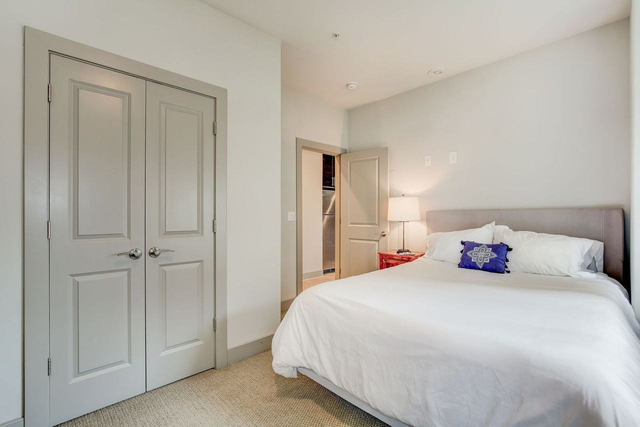 10 Light Street - Photo 4 of 50