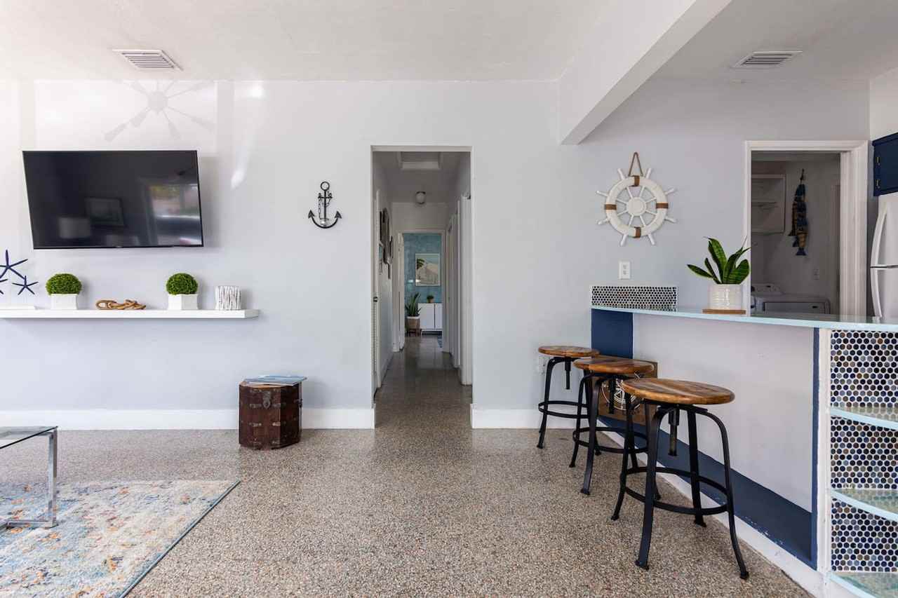 927 N 17th Ave #1258729P - Photo 3 of 43