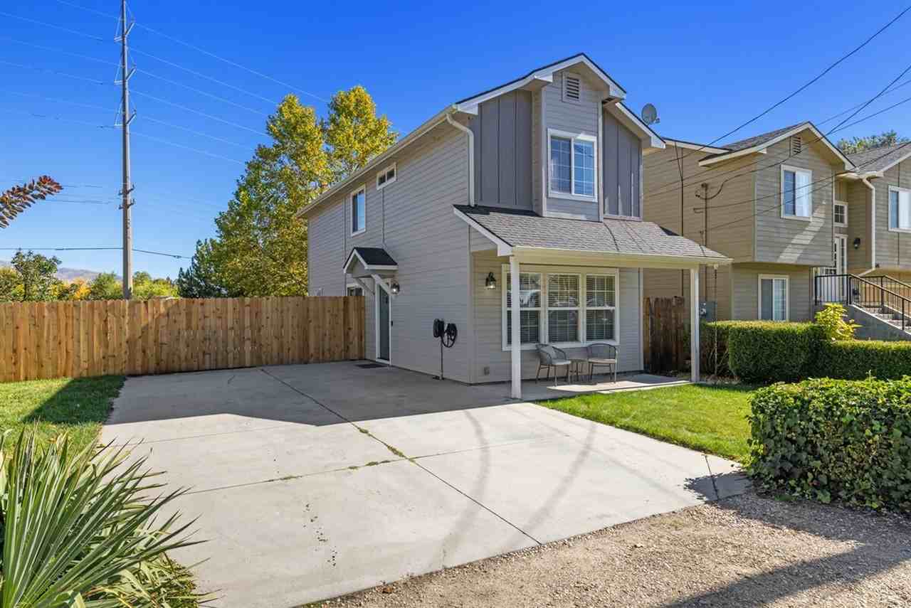 2624 S Virginia Ave #1308963P - Photo 3 of 33