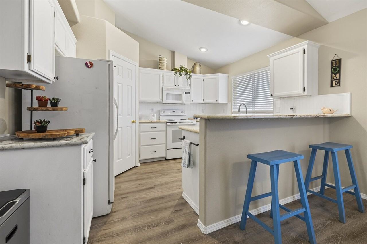 7302 Bay Meadows Dr #1308976P - Photo 3 of 31