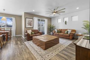 featured image of 2052 W Bella Ln