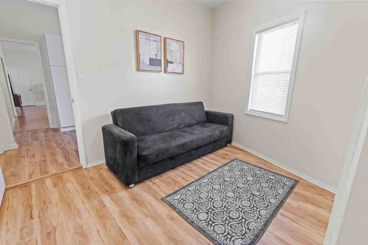 1626 Union Turnpike - Photo 5 of 47