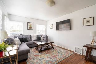 825 Se 49th Ave - Photo 1 of 1