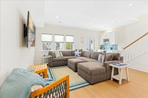 featured image of 1 N Austin Ave