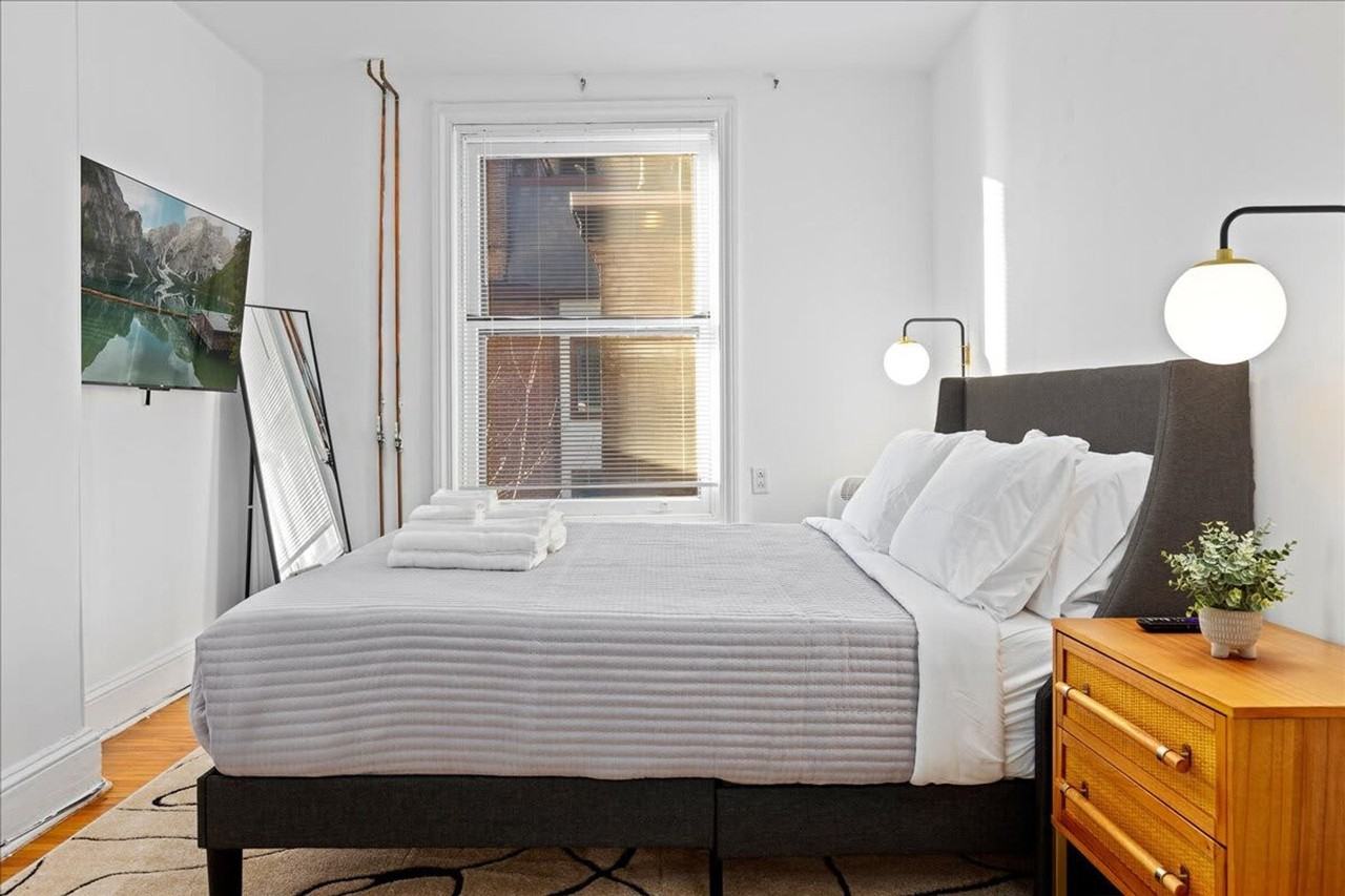 234 S 20th St #1309002P - Photo 5 of 35