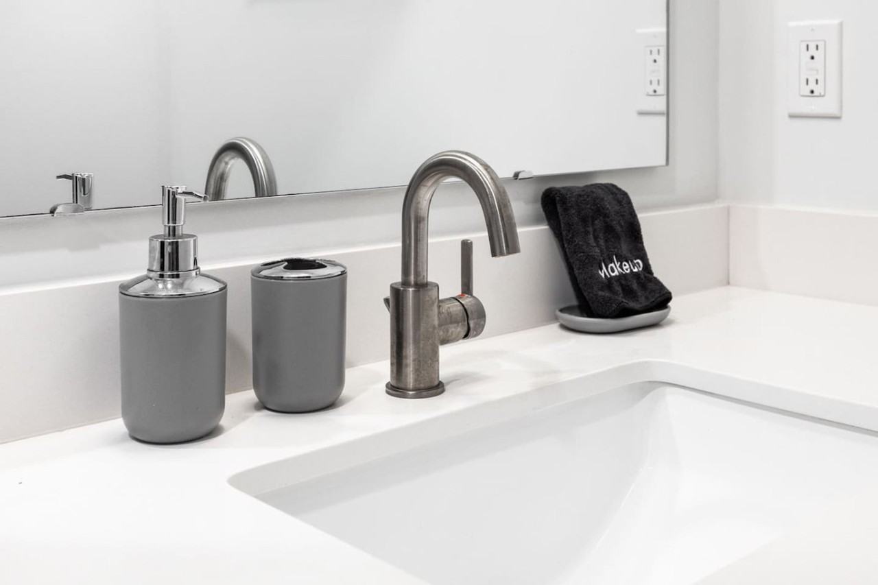 6105 N Rural St #1308901P - Photo 4 of 50