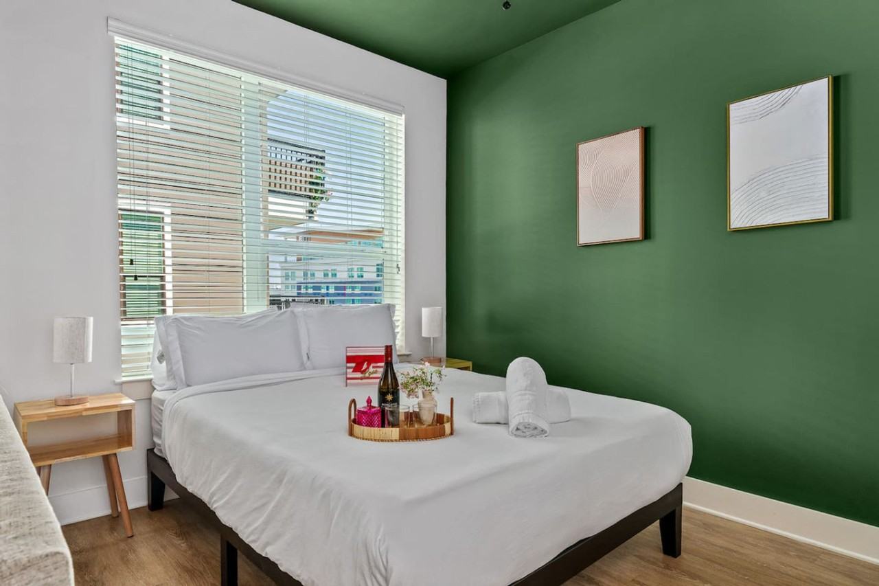 2412 West Cypress Street #1312504P - Photo 3 of 22