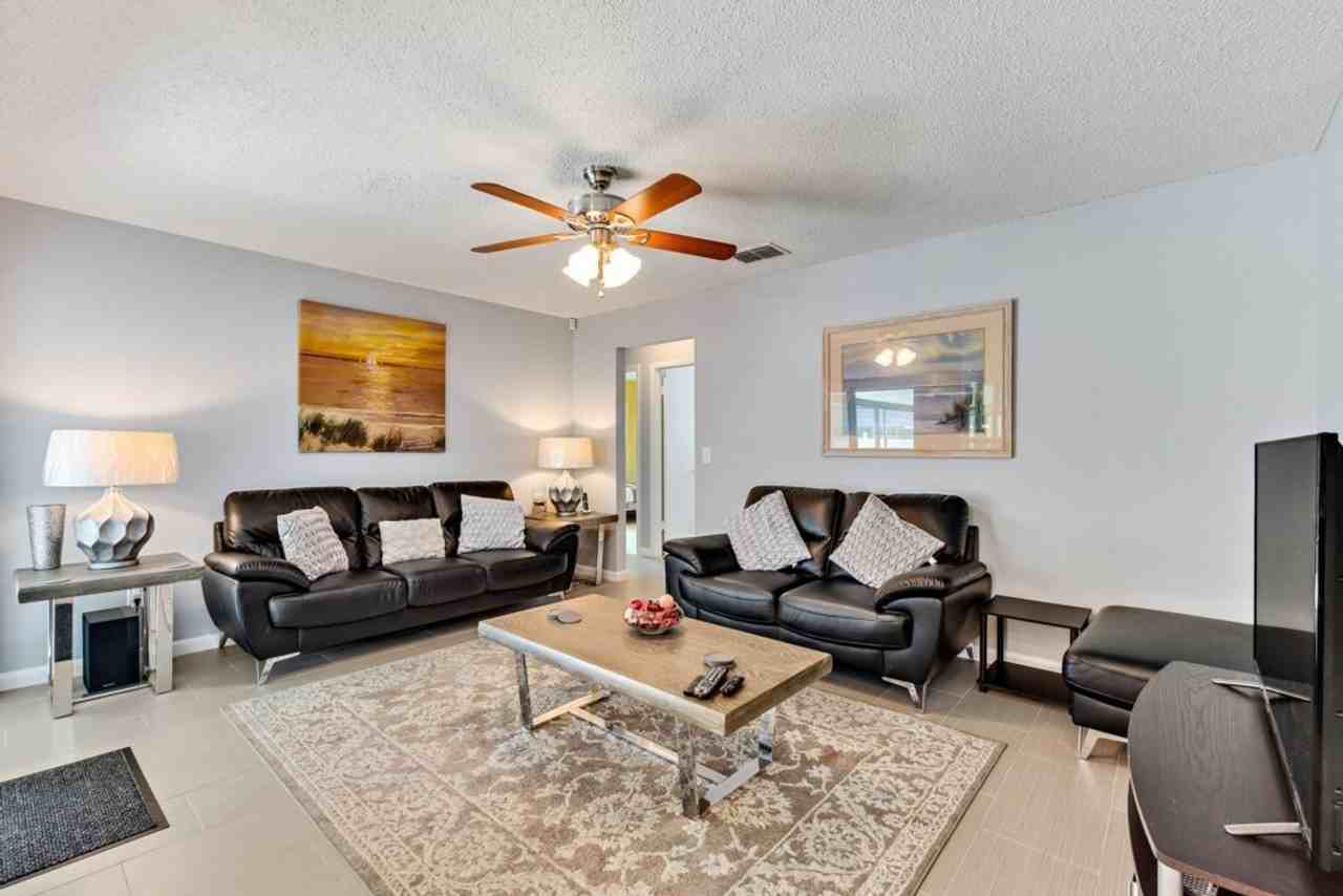 7725 Indian Ridge Trl N #1291373P - Photo 6 of 49