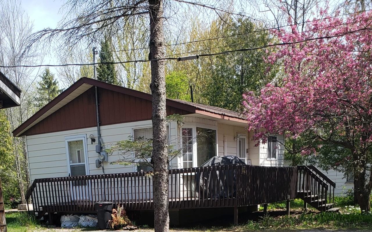 162 Silver Birch Crescent - Photo 2 of 12