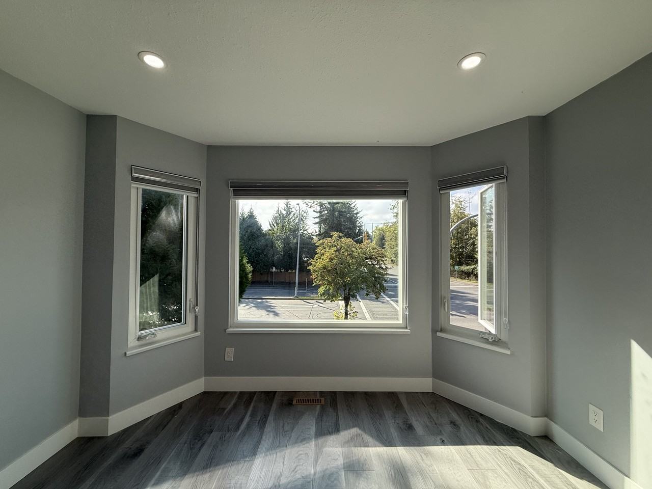 20700 51B Avenue - Photo 2 of 31