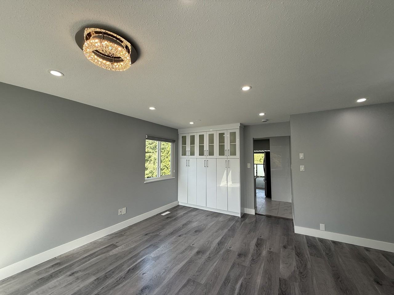 20700 51B Avenue - Photo 3 of 31