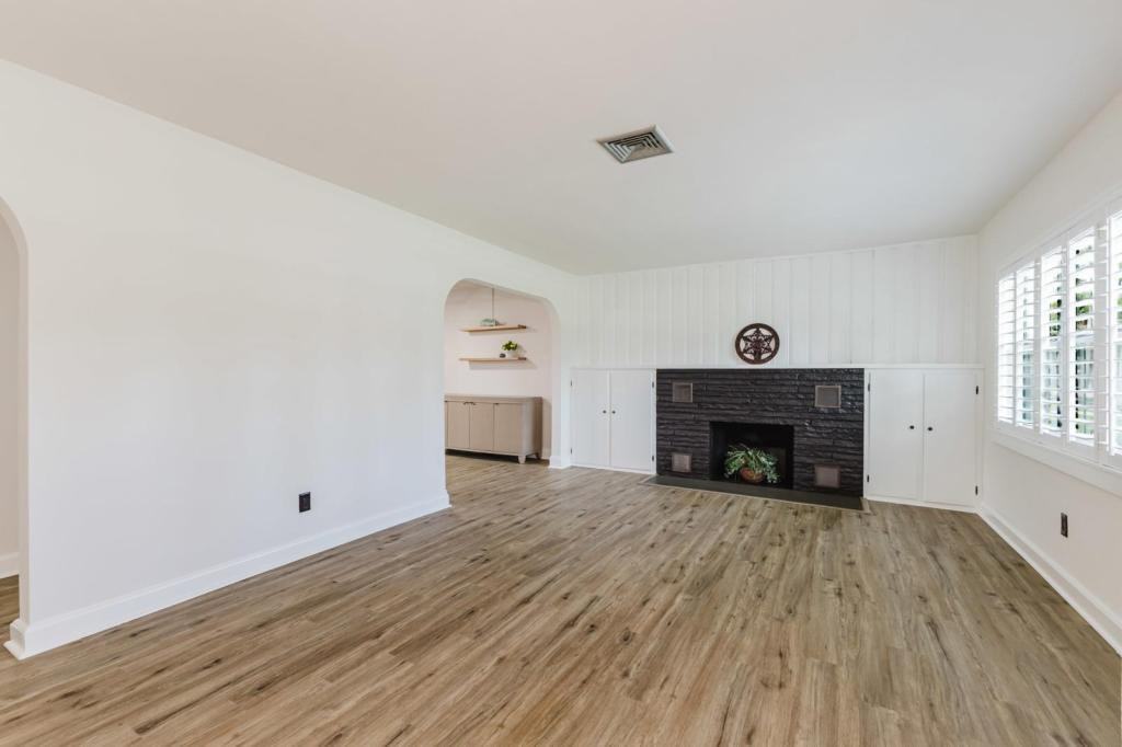 1310 La Faunce Way - Photo 2 of 40