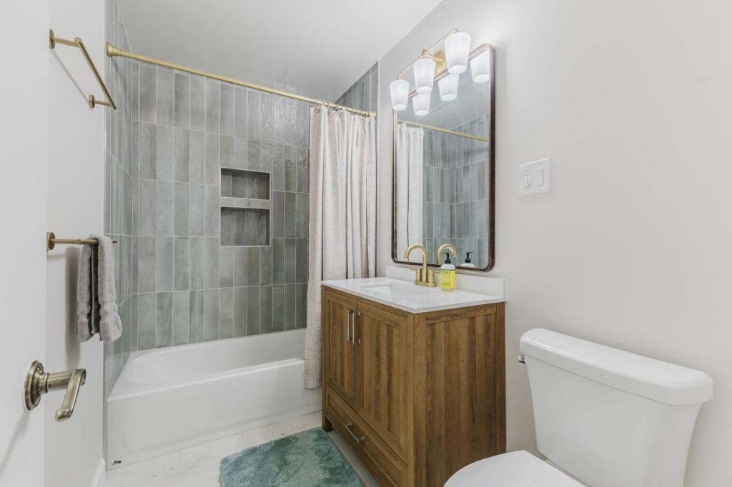 1310 La Faunce Way - Photo 6 of 40
