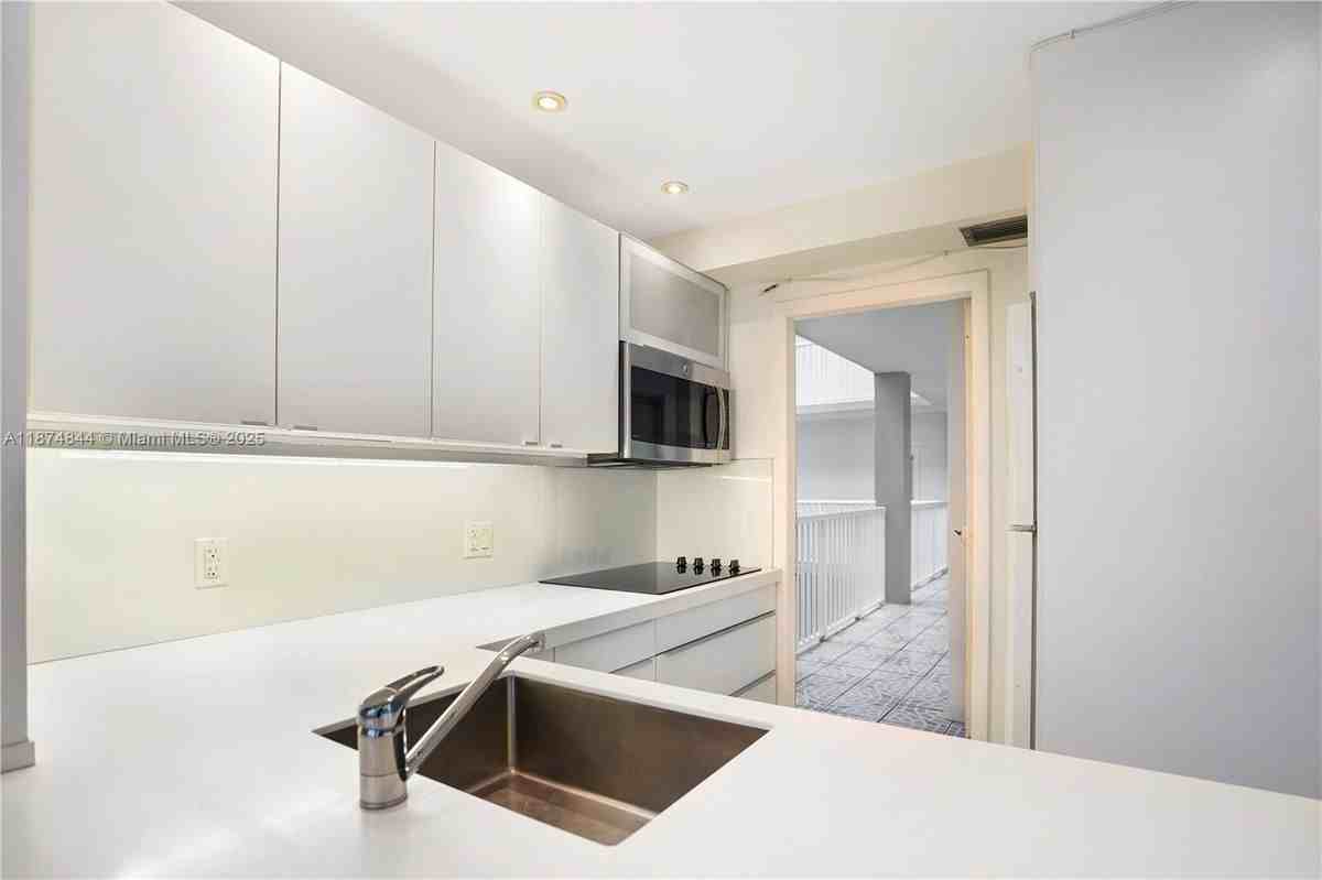 7735 Abbott Ave ##5d - Photo 3 of 3