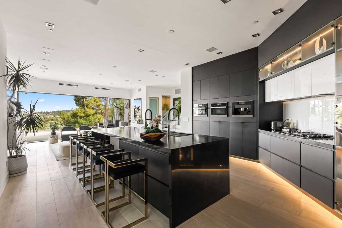 5170 Medina Rd - Photo 2 of 33