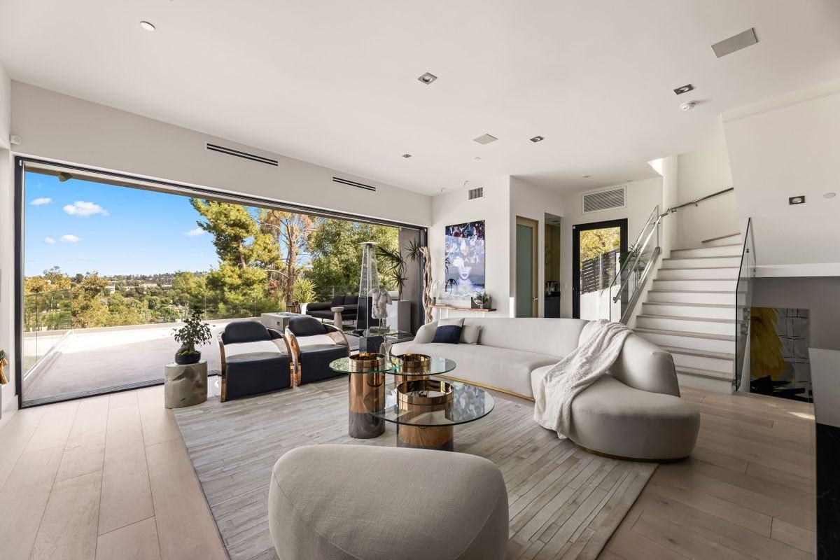 5170 Medina Rd - Photo 3 of 33