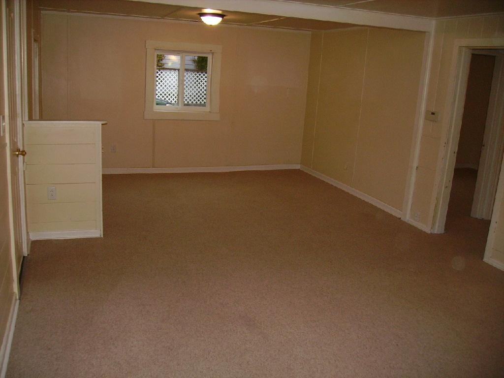 6436 SW Fleet Ave - Photo 2 of 7