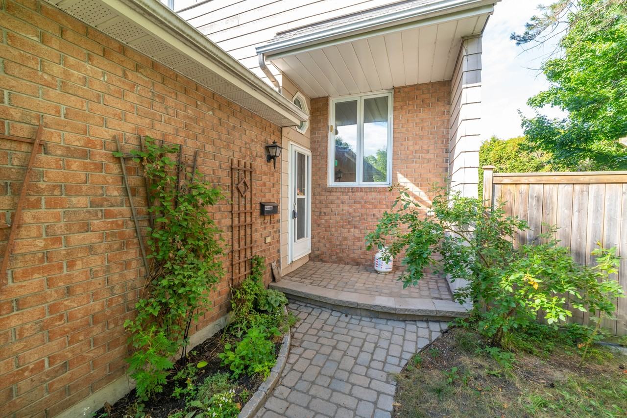 37 Sturbridge Private - Photo 2 of 29