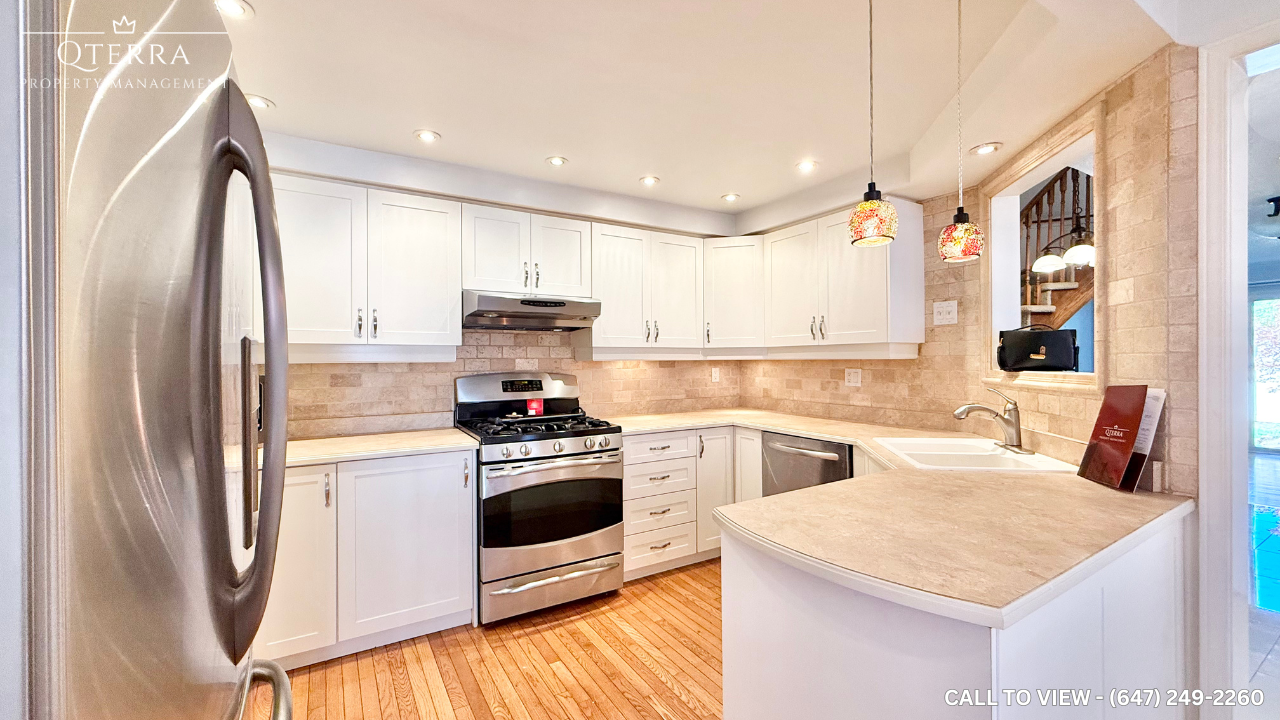 6-2145 Country Club Dr, Burlington, Ontario L7M 4E1 - Photo 2 of 26