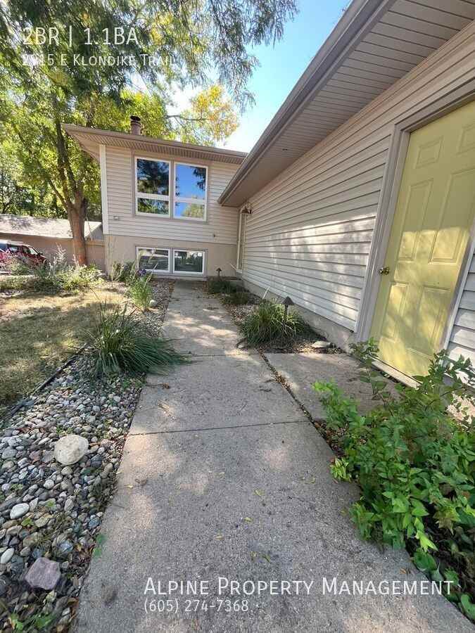 2915 East Klondike Trail - Photo 2 of 28