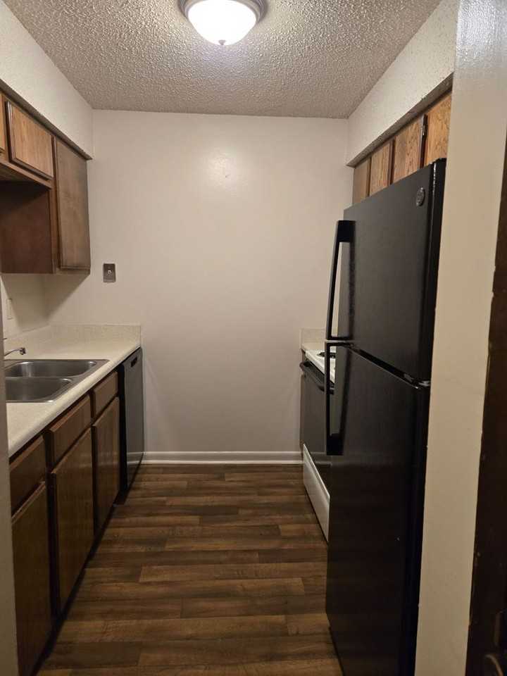 286 Yelton Ct - Photo 3 of 6