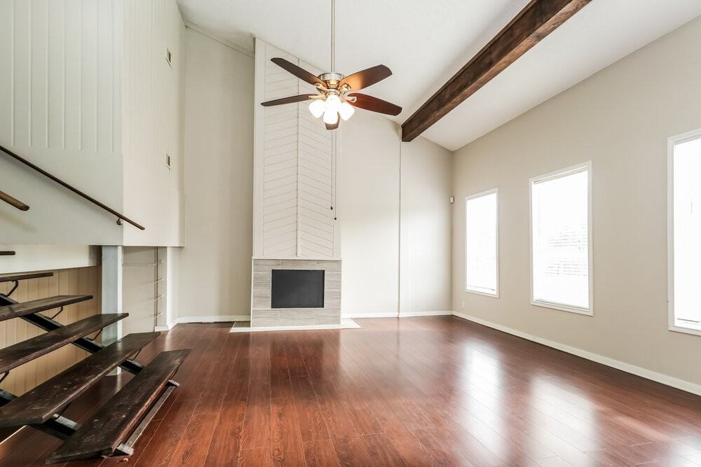 2 Lakeway St - Photo 5 of 16