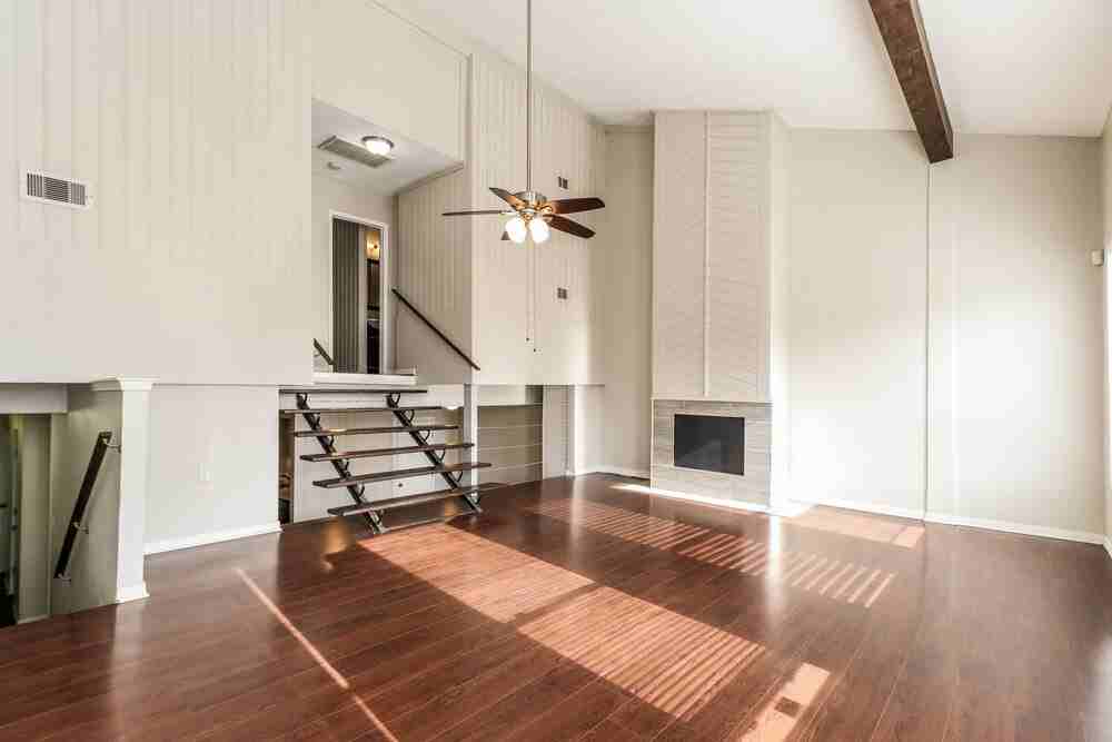 2 Lakeway St - Photo 6 of 16