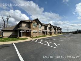 featured image of 2504 Ridgeland Cir #1