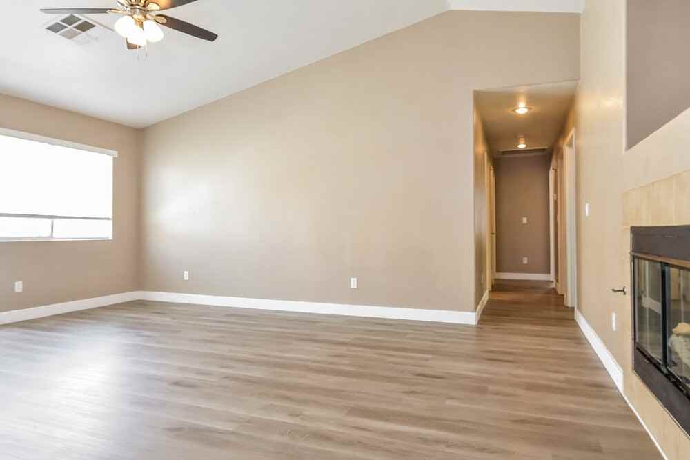 3830 Canary Creek Ave - Photo 5 of 16