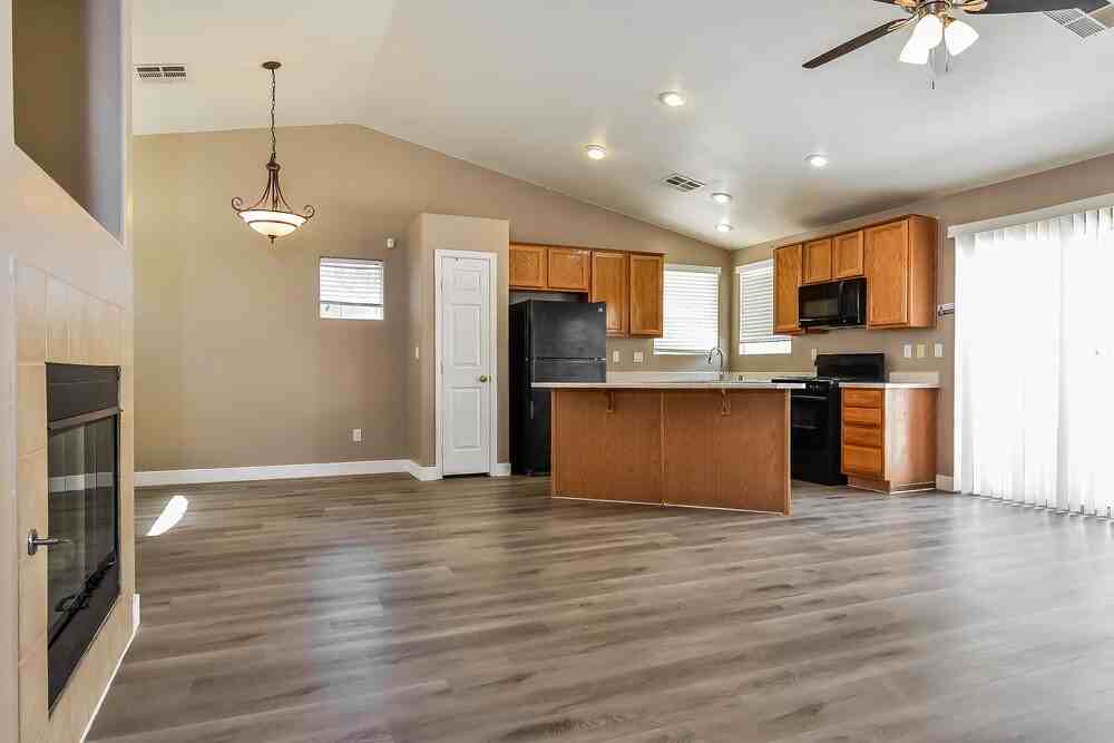 3830 Canary Creek Ave - Photo 6 of 16
