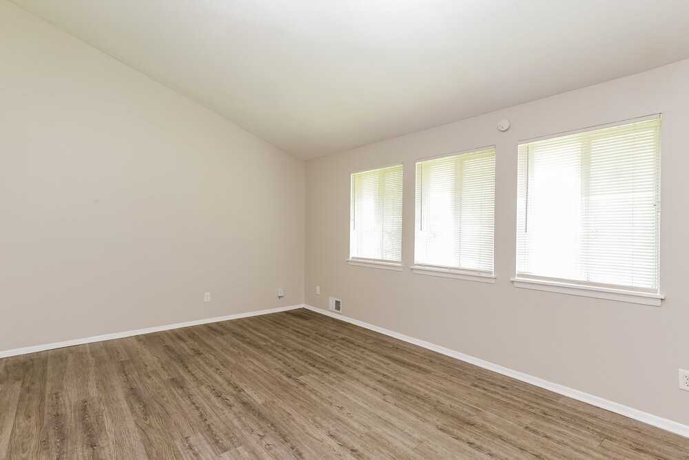 2810 Swansea Ct - Photo 6 of 17