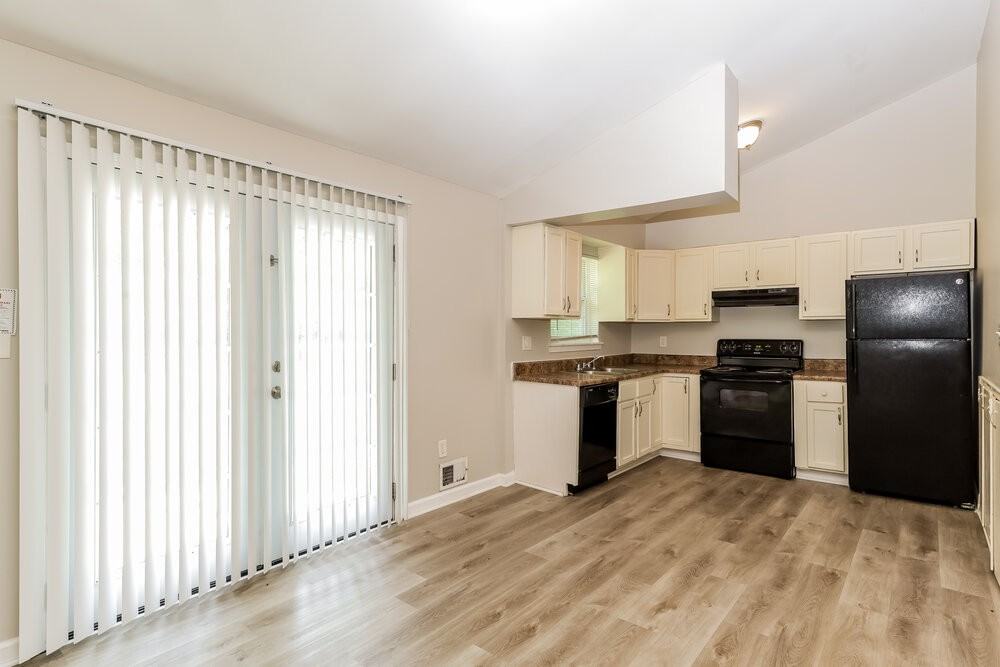 2810 Swansea Ct - Photo 7 of 17