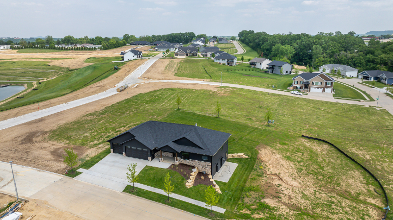 2461 Whisper Woods Lane - Photo 4 of 21