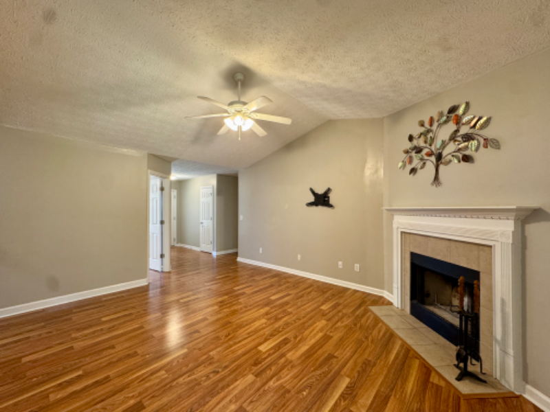 350 Bee Rd - Photo 4 of 20