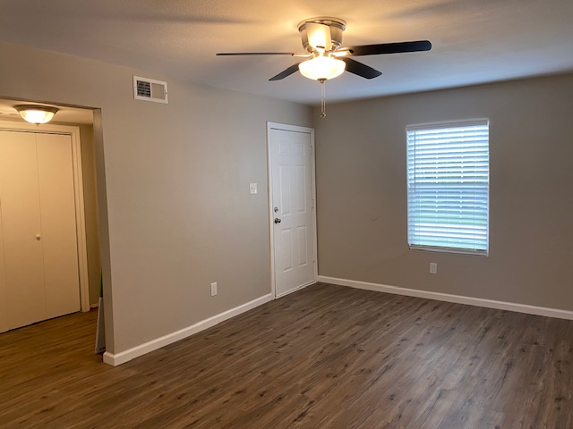 404 S Texas St - Photo 2 of 20