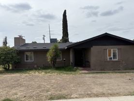 131 S Lemoore Ave - Photo 1 of 1