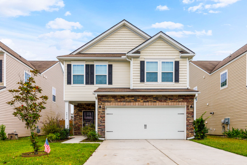 9814 Lone Cypress Ln - Photo 2 of 20