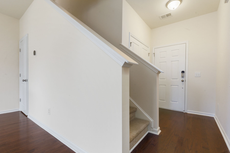 9814 Lone Cypress Ln - Photo 3 of 20