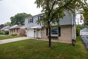 featured image of 555 N 105th St