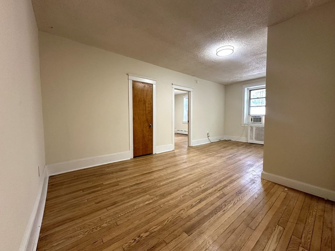 2809 W Queen Ln - Photo 5 of 50