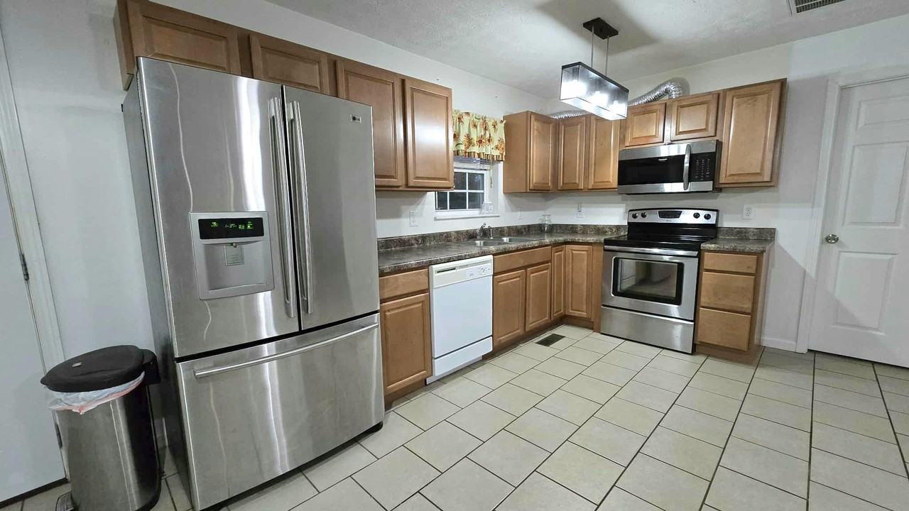 1507 Cloverdale Ct #NA - Photo 3 of 13