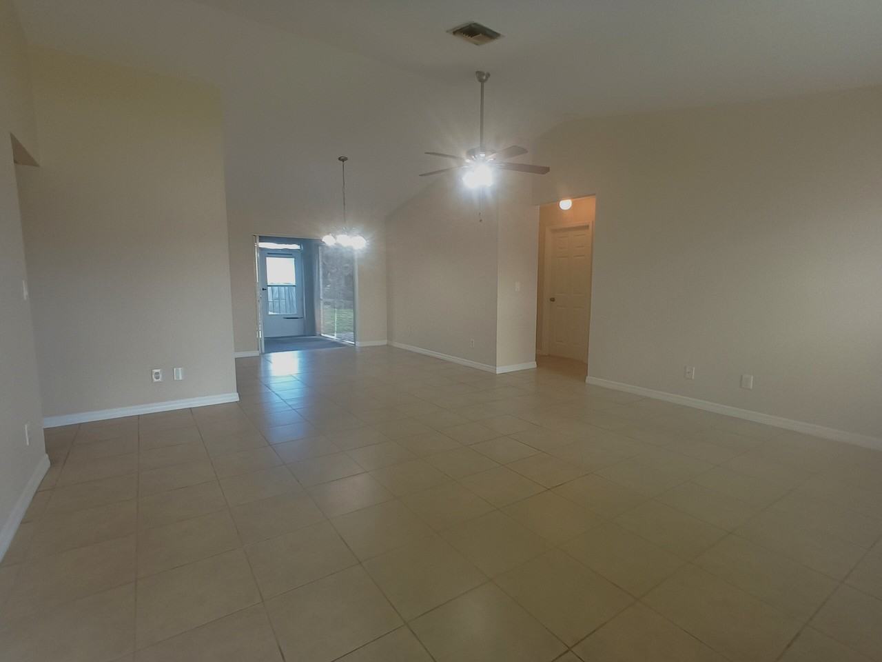 1138 Southeast 19th Lane #NA - Photo 4 of 18