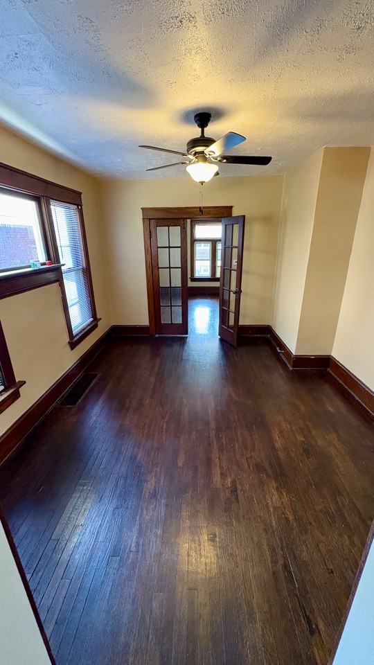 132 E 31st St - Photo 2 of 11